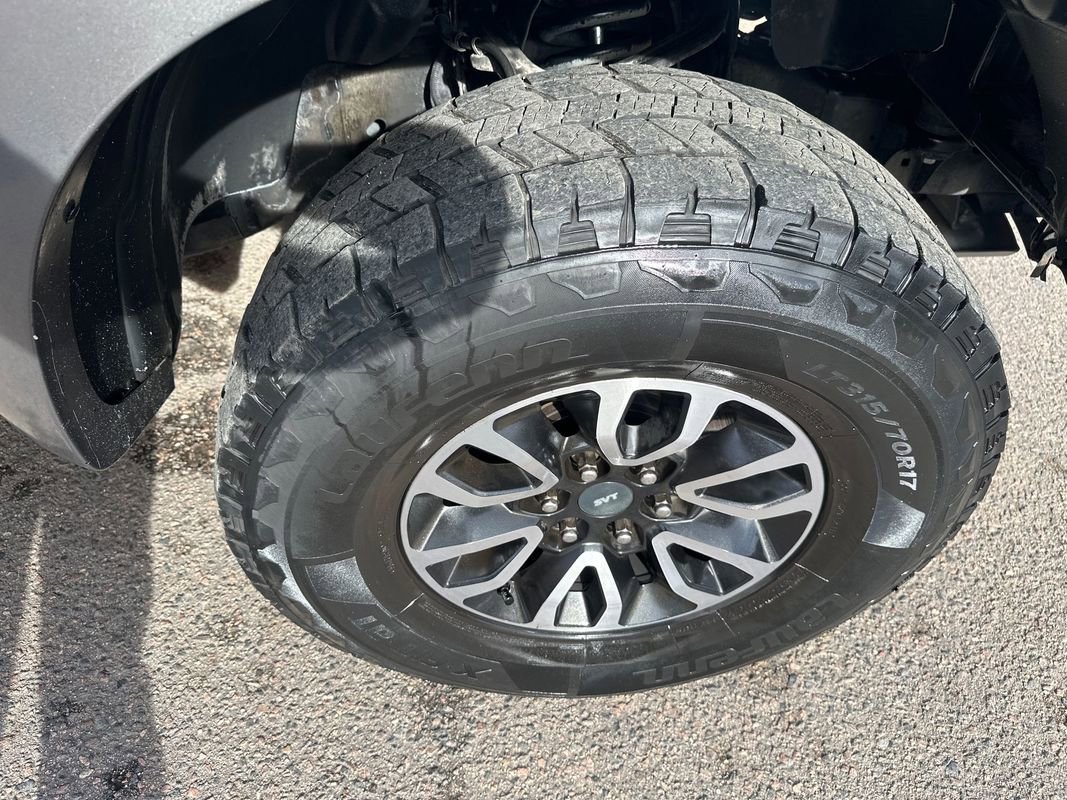 Used 2013 Ford F150 Raptor w/ Luxury Equipment Group AWD/4WD image 17