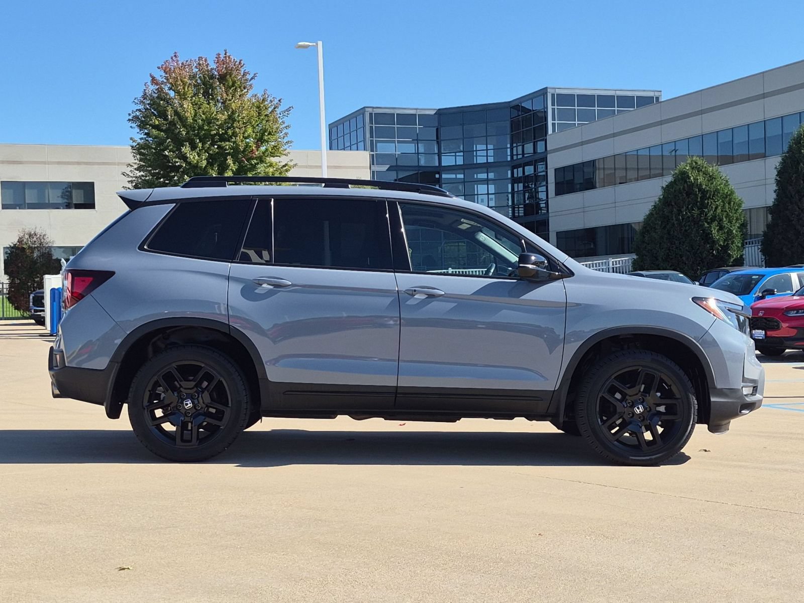 Certified 2024 Honda Passport Black Edition image 5