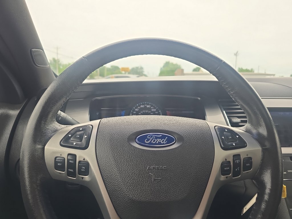 Used 2013 Ford Taurus SEL FWD image 15