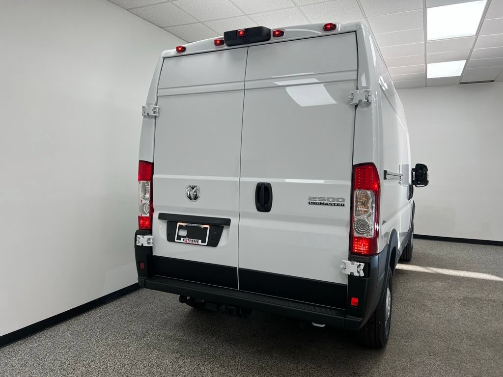 New 2026 RAM ProMaster 2500 w/ Storage Group FWD image 5