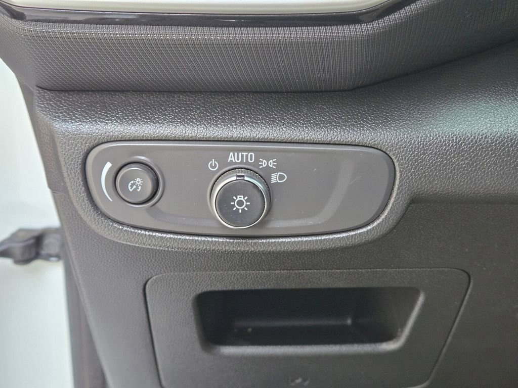 Used 2023 Chevrolet TrailBlazer LS image 23