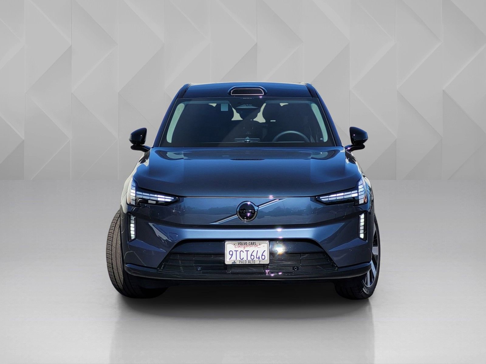 Used 2025 Volvo EX90 Ultra image 2