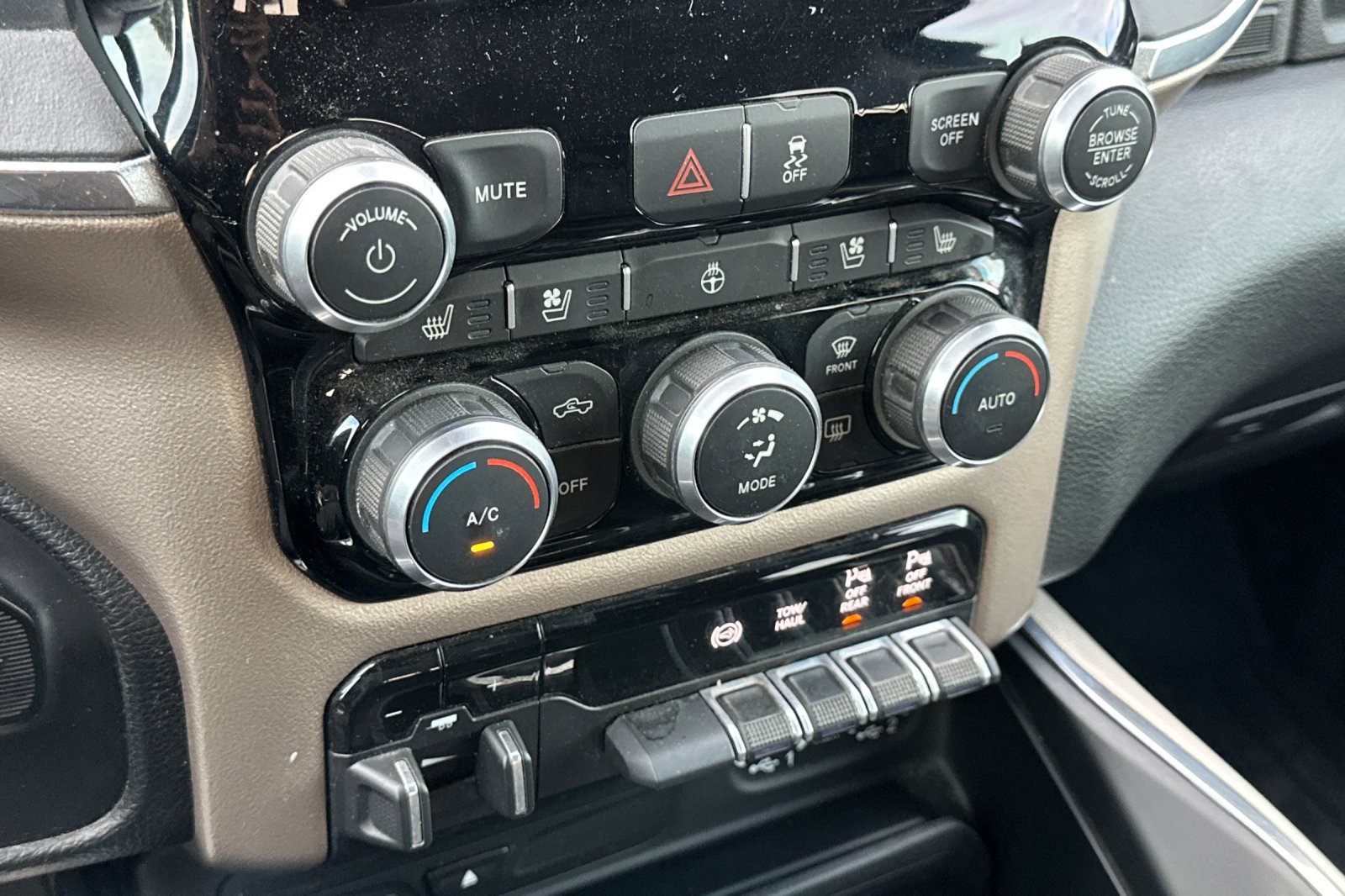 Used 2019 RAM 2500 Laramie AWD/4WD image 27