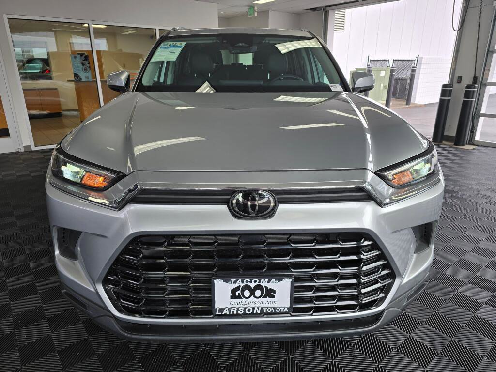 Used 2025 Toyota Grand Highlander AWD image 8