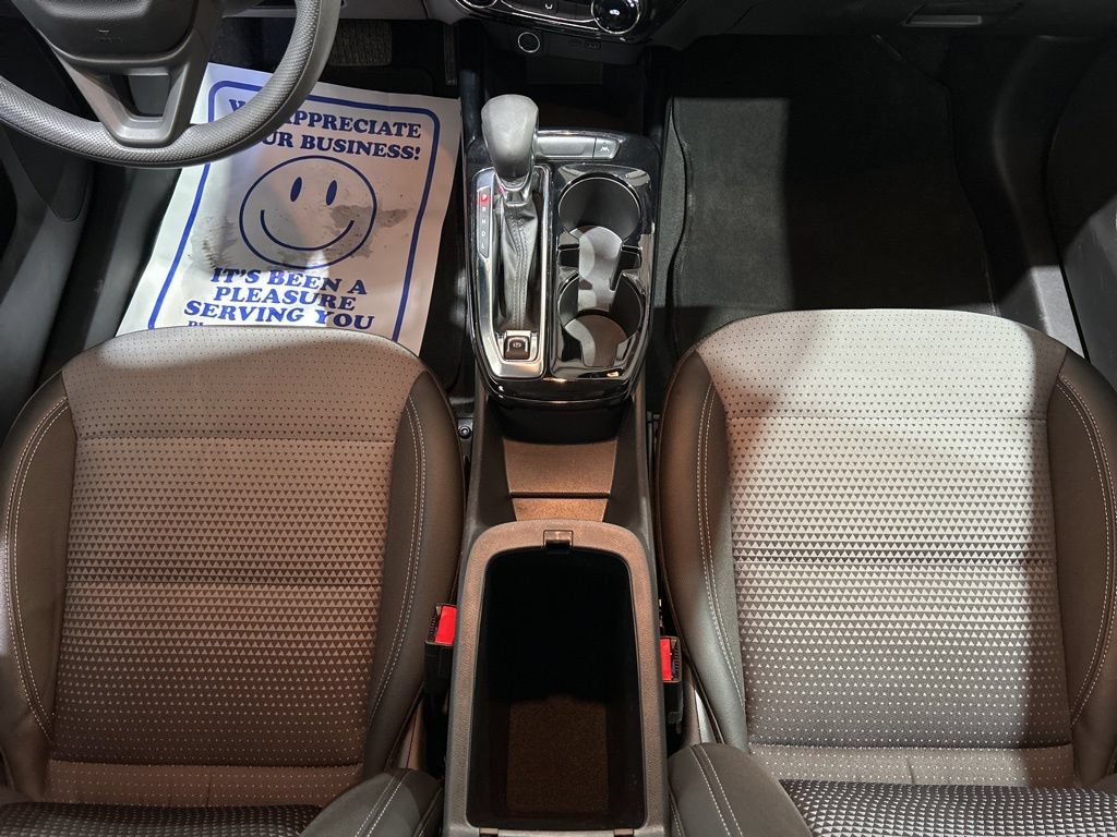 Used 2025 Chevrolet Trax LT FWD image 32