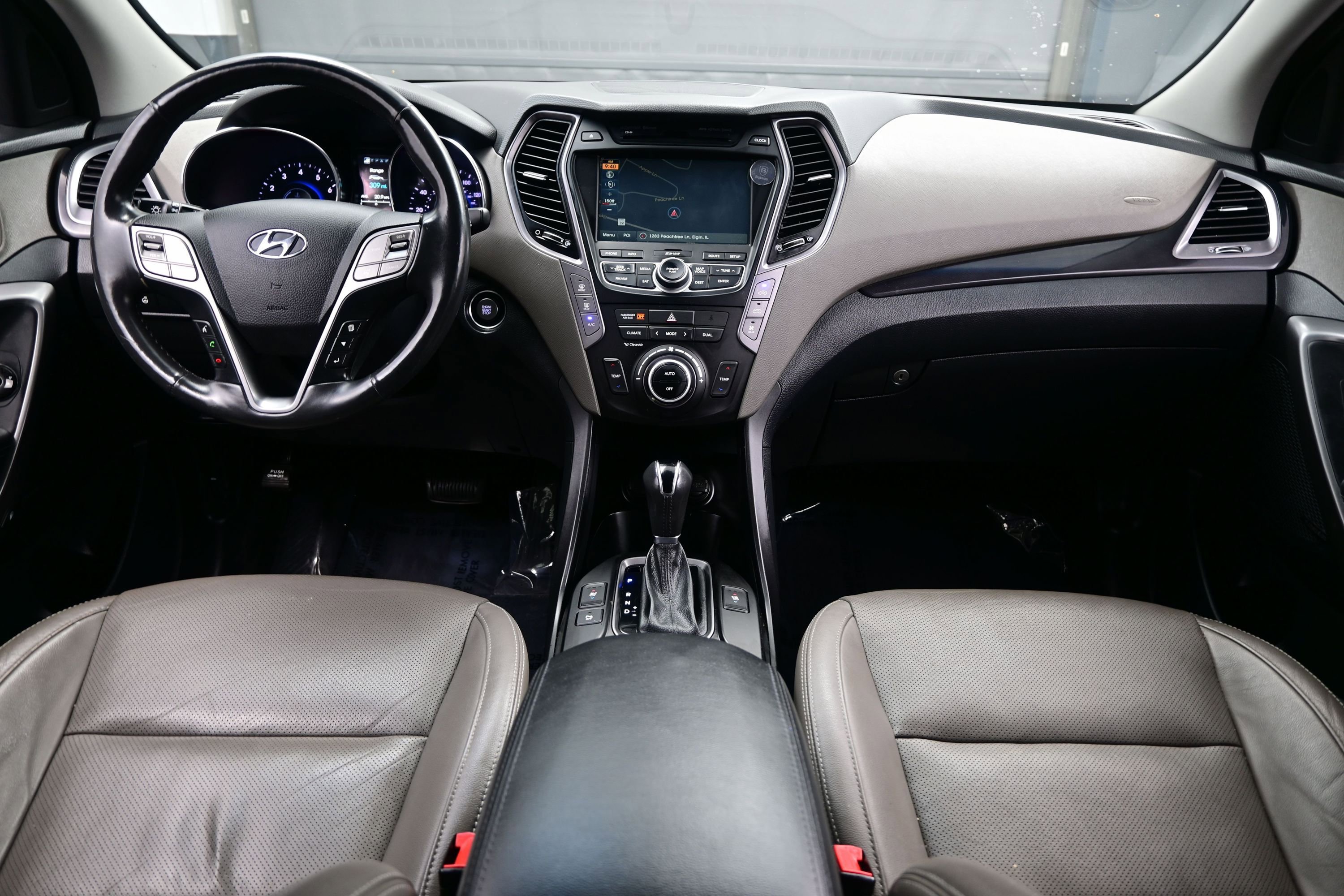 Used 2016 Hyundai Santa Fe SE w/ Option Group 03 FWD image 19