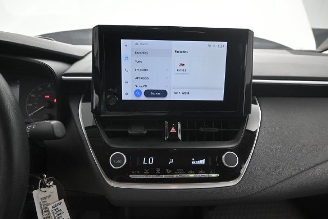 Used 2025 Toyota Corolla LE FWD image 9