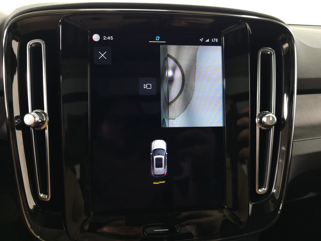 Used 2023 Volvo XC40 Recharge Plus w/ Protection Package Premier AWD/4WD image 28