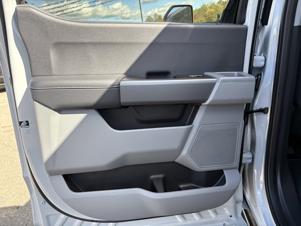 New 2026 Ford F350 XLT image 24