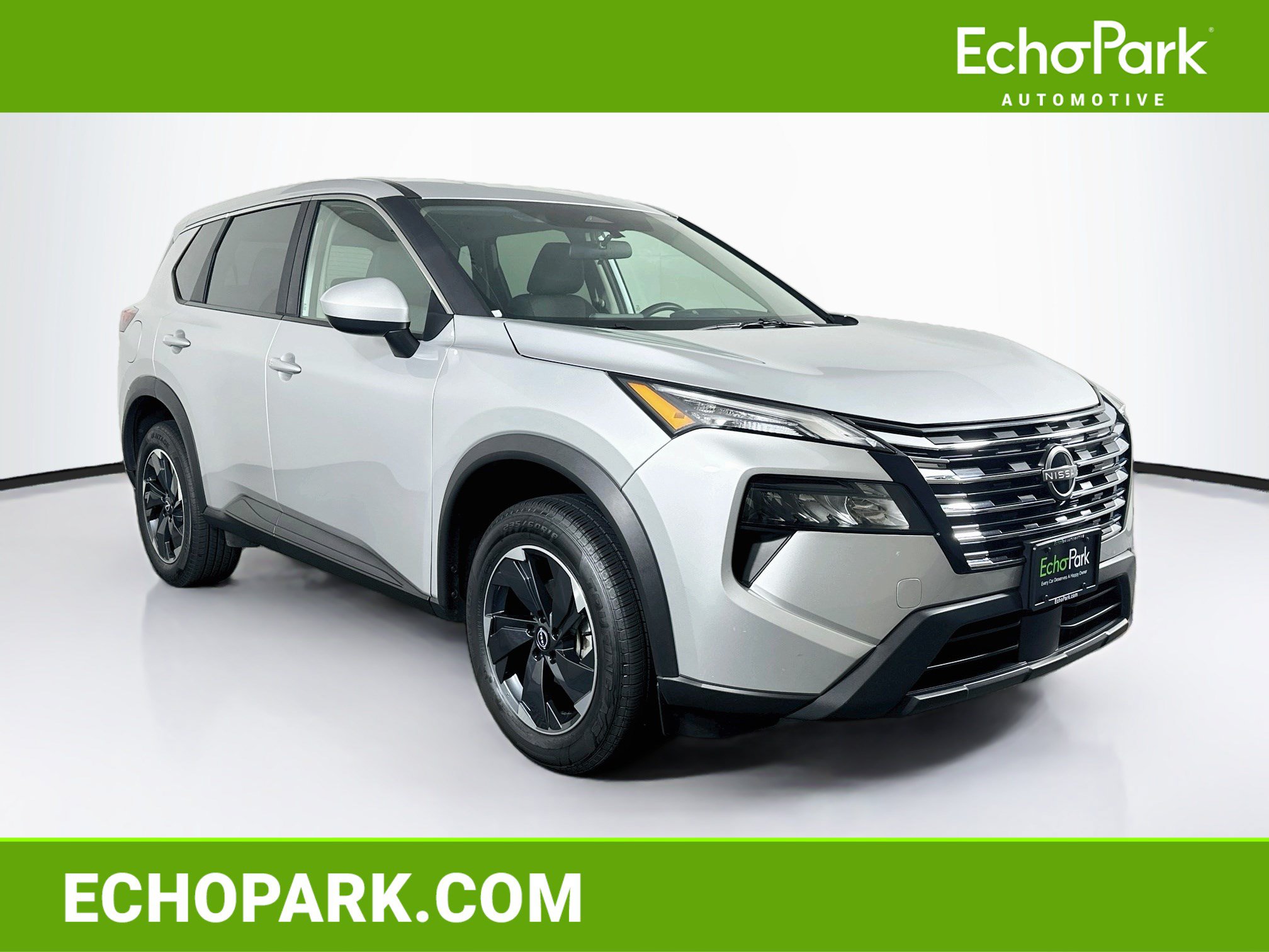Used 2025 Nissan Rogue SV AWD/4WD image 1