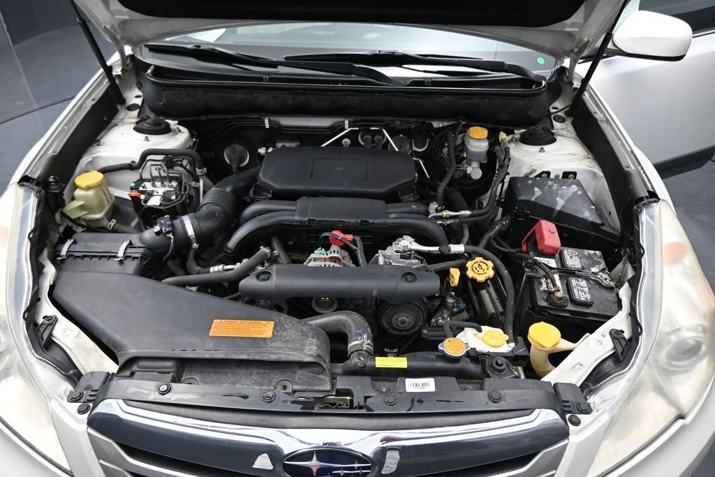 Used 2011 Subaru Outback 2.5i Limited AWD/4WD image 29