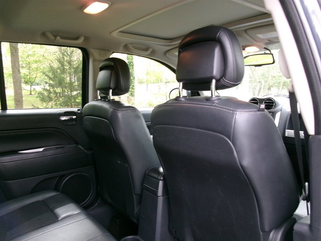 Used 2014 Jeep Compass Latitude w/ Sun/Sound Group FWD image 24