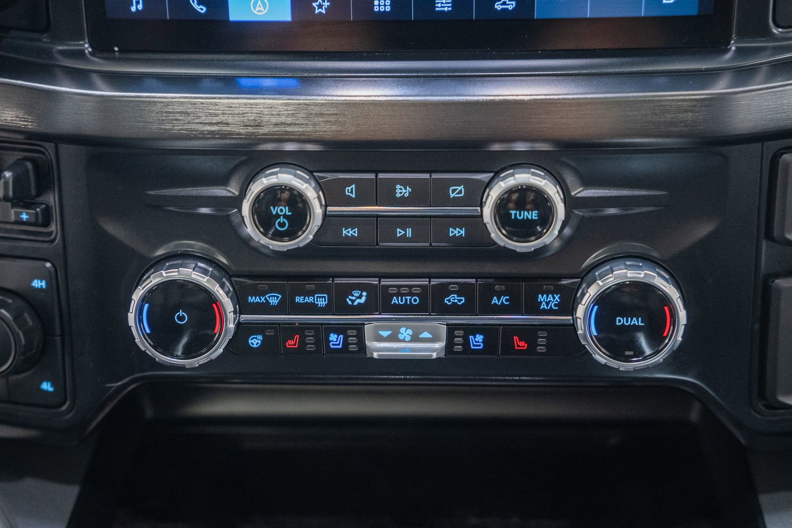 Used 2024 Ford F250 Lariat w/ Lariat Ultimate Package image 31