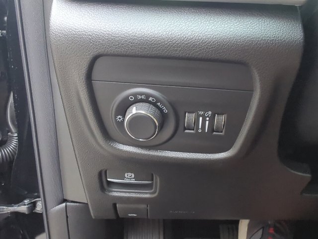 New 2026 Jeep Grand Cherokee Altitude AWD/4WD image 24
