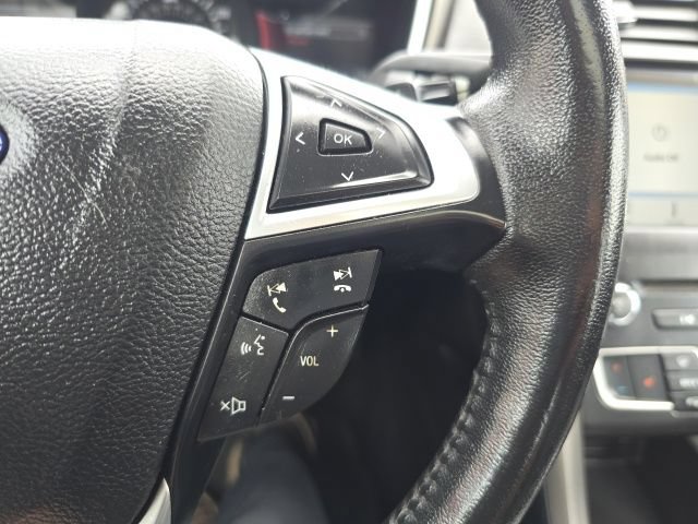 Used 2017 Ford Fusion SE w/ Fusion SE Technology Package FWD image 21