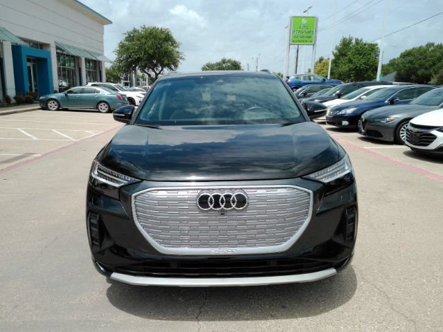 Used 2022 Audi Q4 e-tron Prestige AWD/4WD image 2