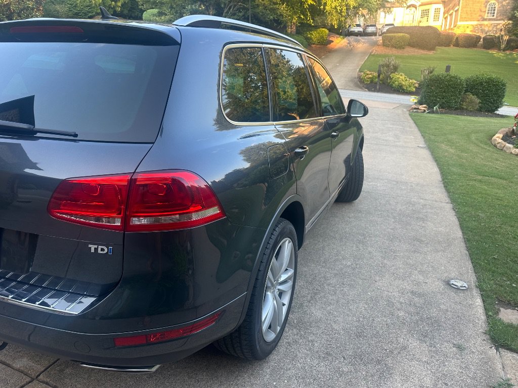 Used 2013 Volkswagen Touareg Executive AWD/4WD image 22