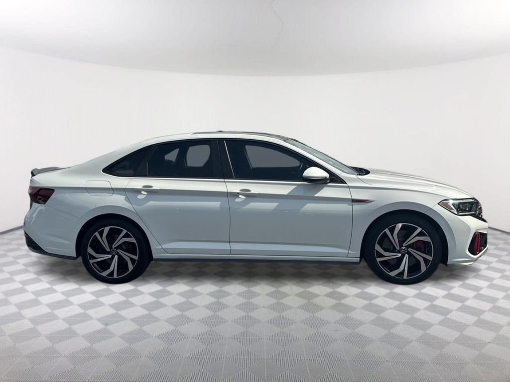 Used 2023 Volkswagen Jetta GLI Autobahn FWD image 4