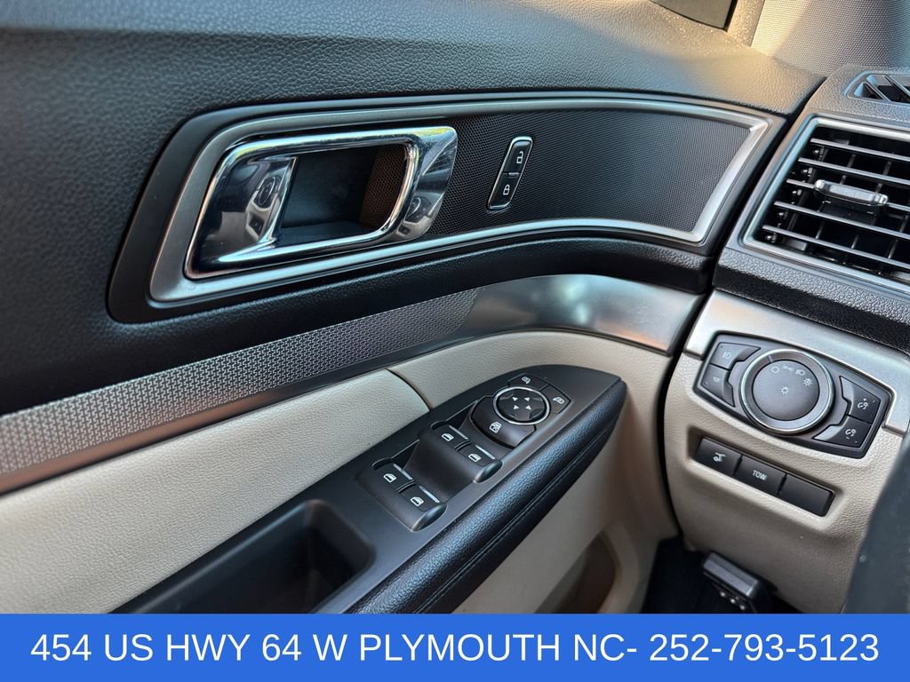 Used 2019 Ford Explorer XLT w/ Equipment Group 202A FWD image 21
