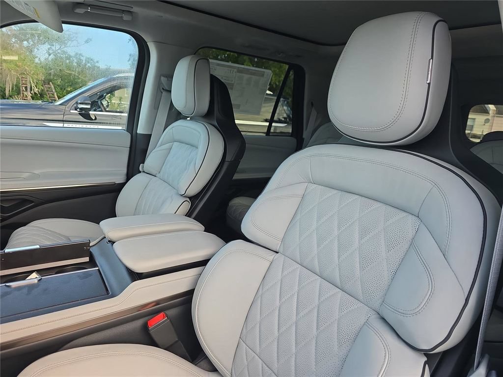 New 2026 Lincoln Navigator L Black Label AWD/4WD image 20