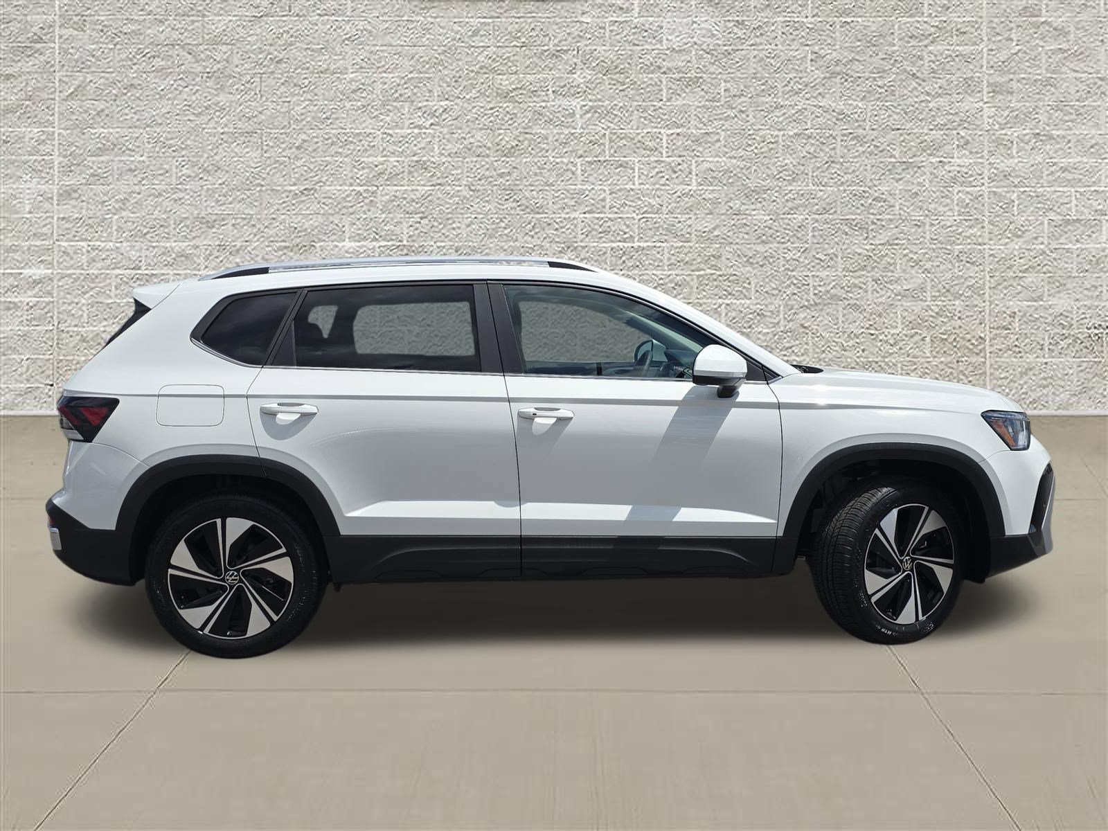 New 2026 Volkswagen Taos SE AWD/4WD image 8