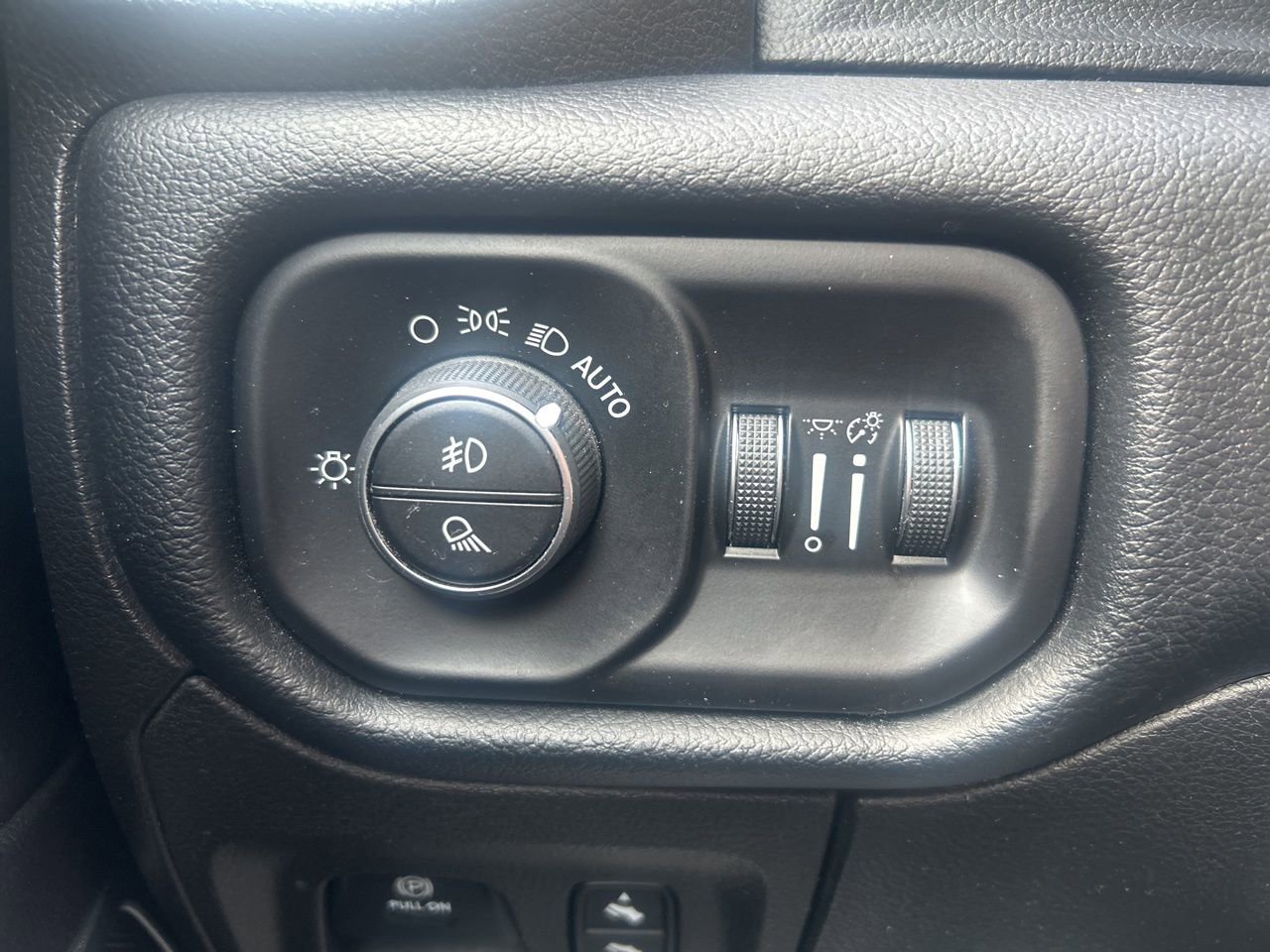 Used 2019 RAM 1500 Laramie image 19