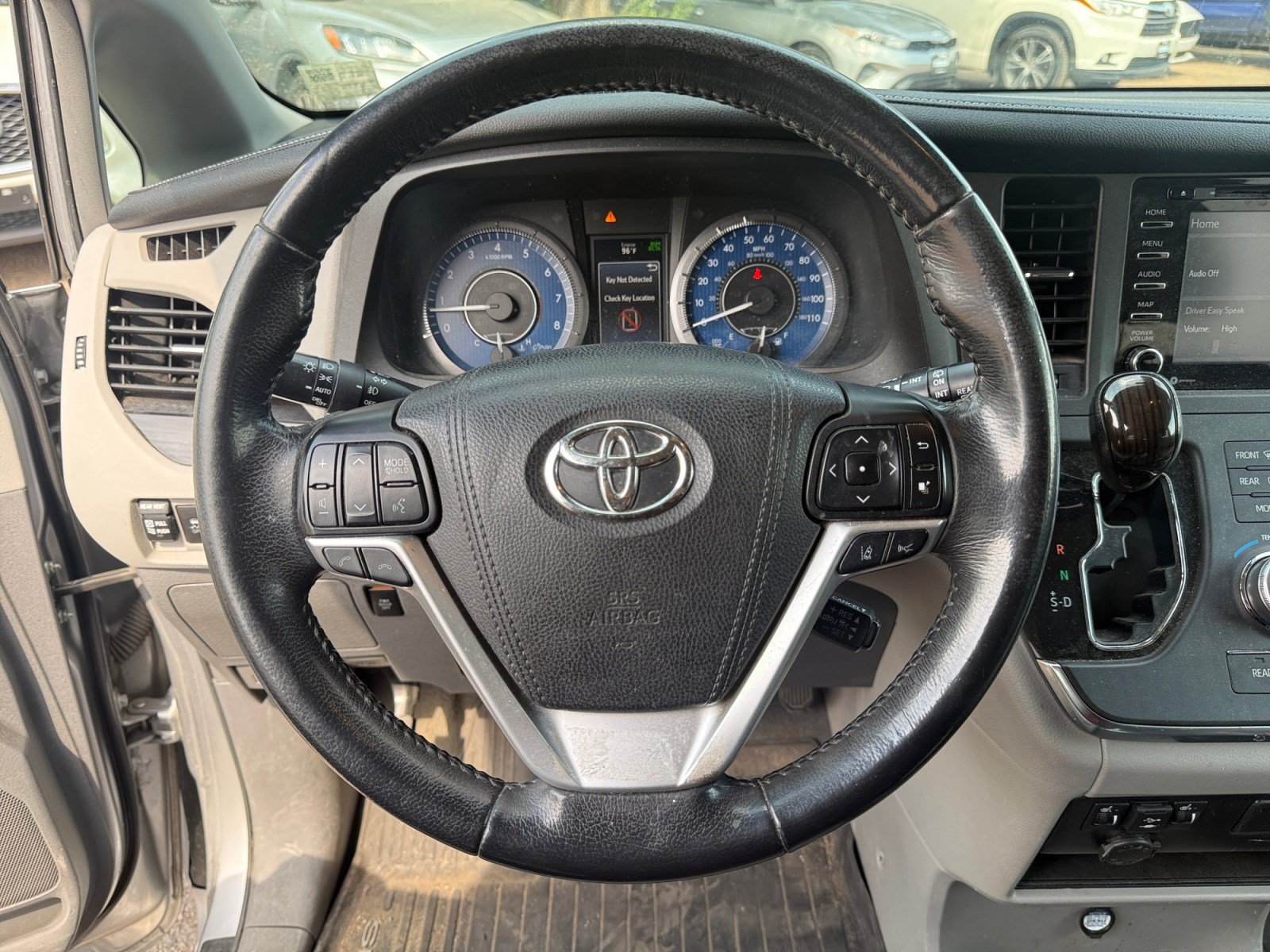 Used 2018 Toyota Sienna XLE w/ XLE Navigation Package AWD/4WD image 9