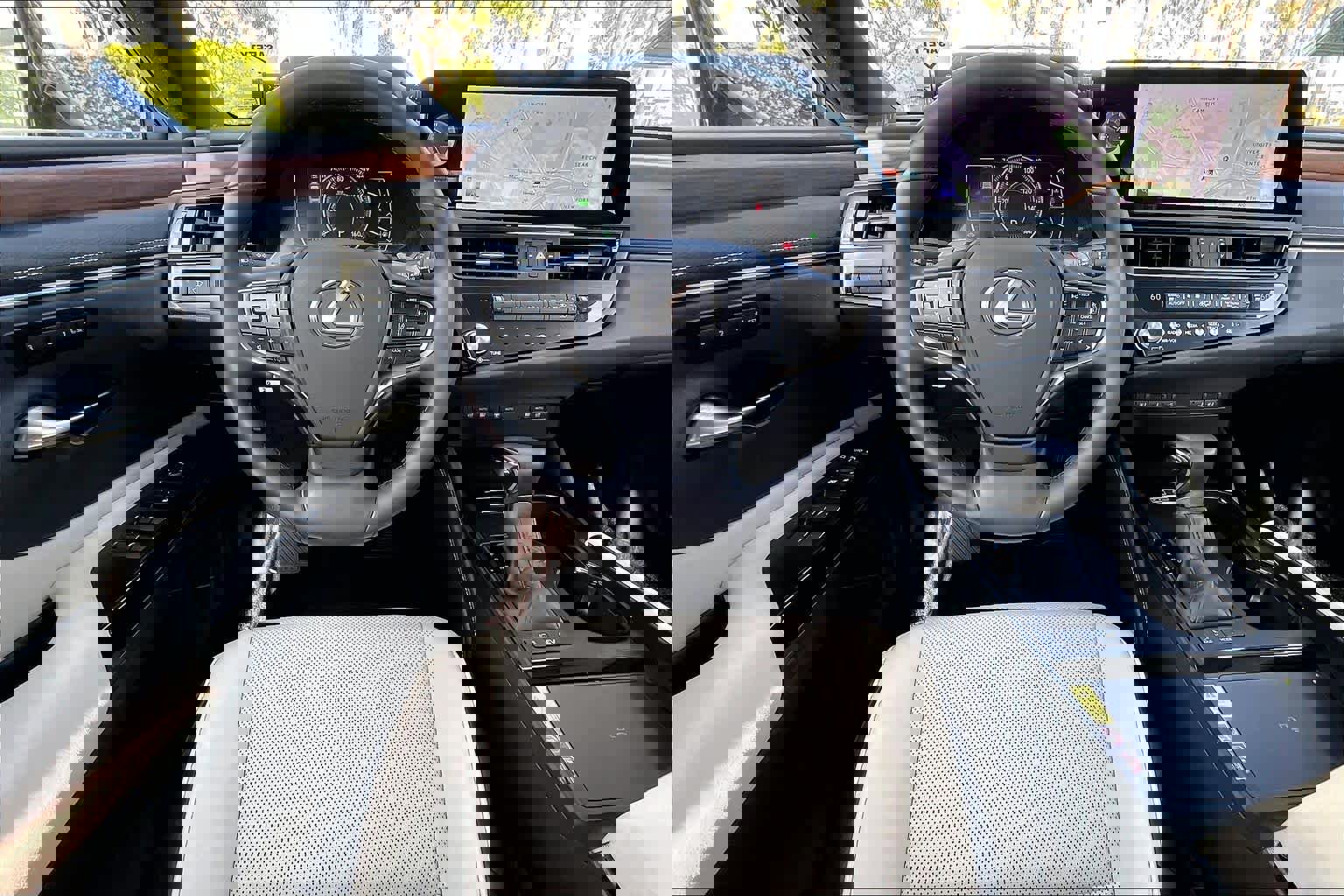 Certified 2025 Lexus ES 300h w/ Premium Package image 5