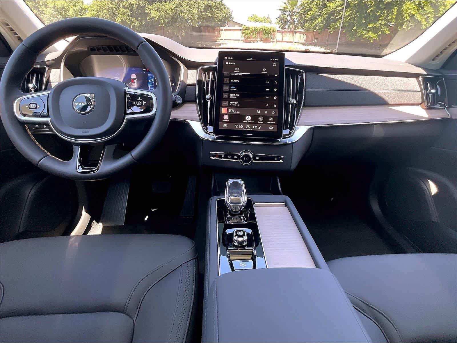 New 2026 Volvo XC90 T8 Plus w/ Protection Package AWD/4WD image 7