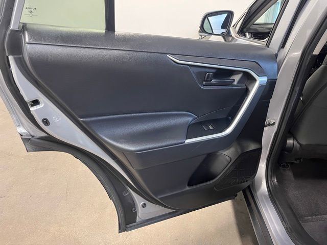 Used 2021 Toyota RAV4 LE image 19