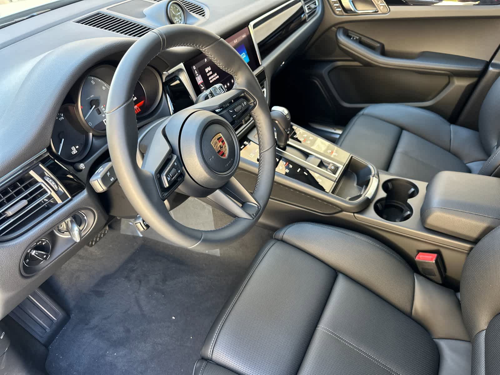 New 2026 Porsche Macan S AWD/4WD image 4