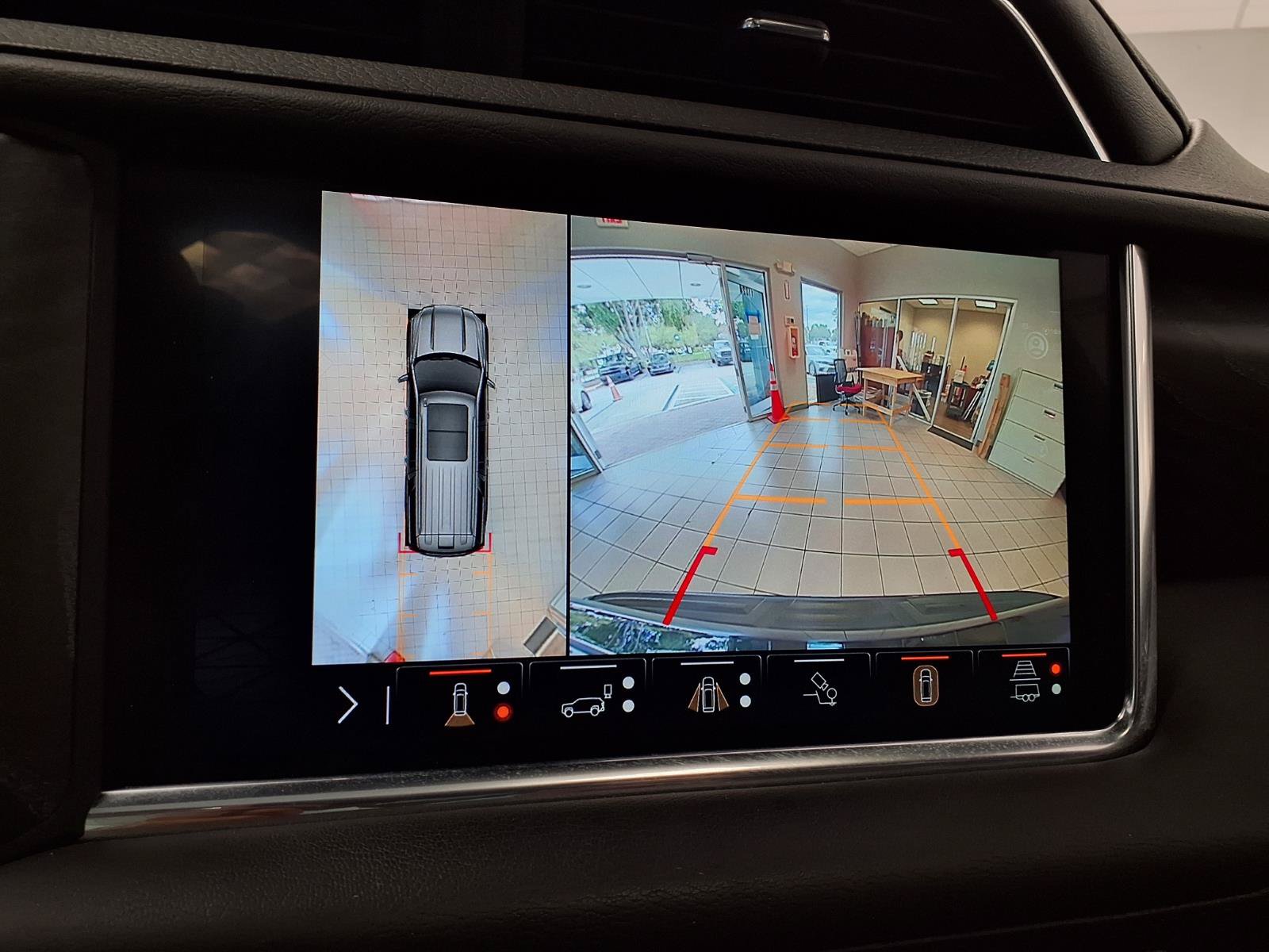 Used 2024 GMC Yukon Denali RWD image 29
