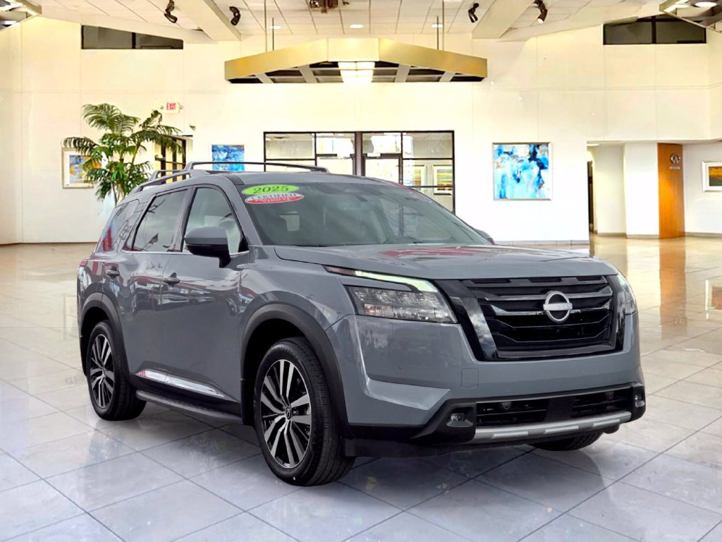 Certified 2025 Nissan Pathfinder Platinum w/ Lighting Package (N93) FWD image 3
