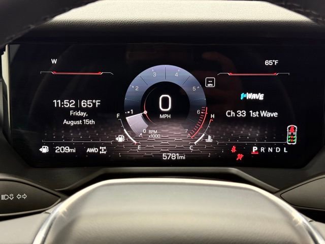 Used 2025 GMC Acadia Elevation image 35