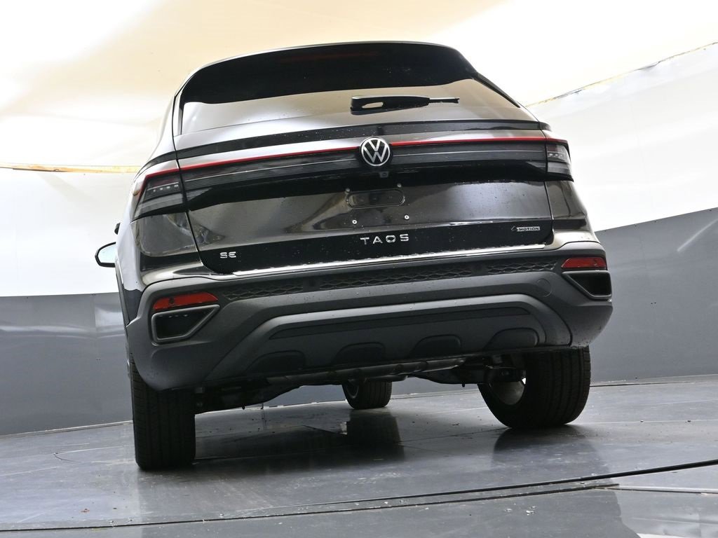 New 2025 Volkswagen Taos SE image 40