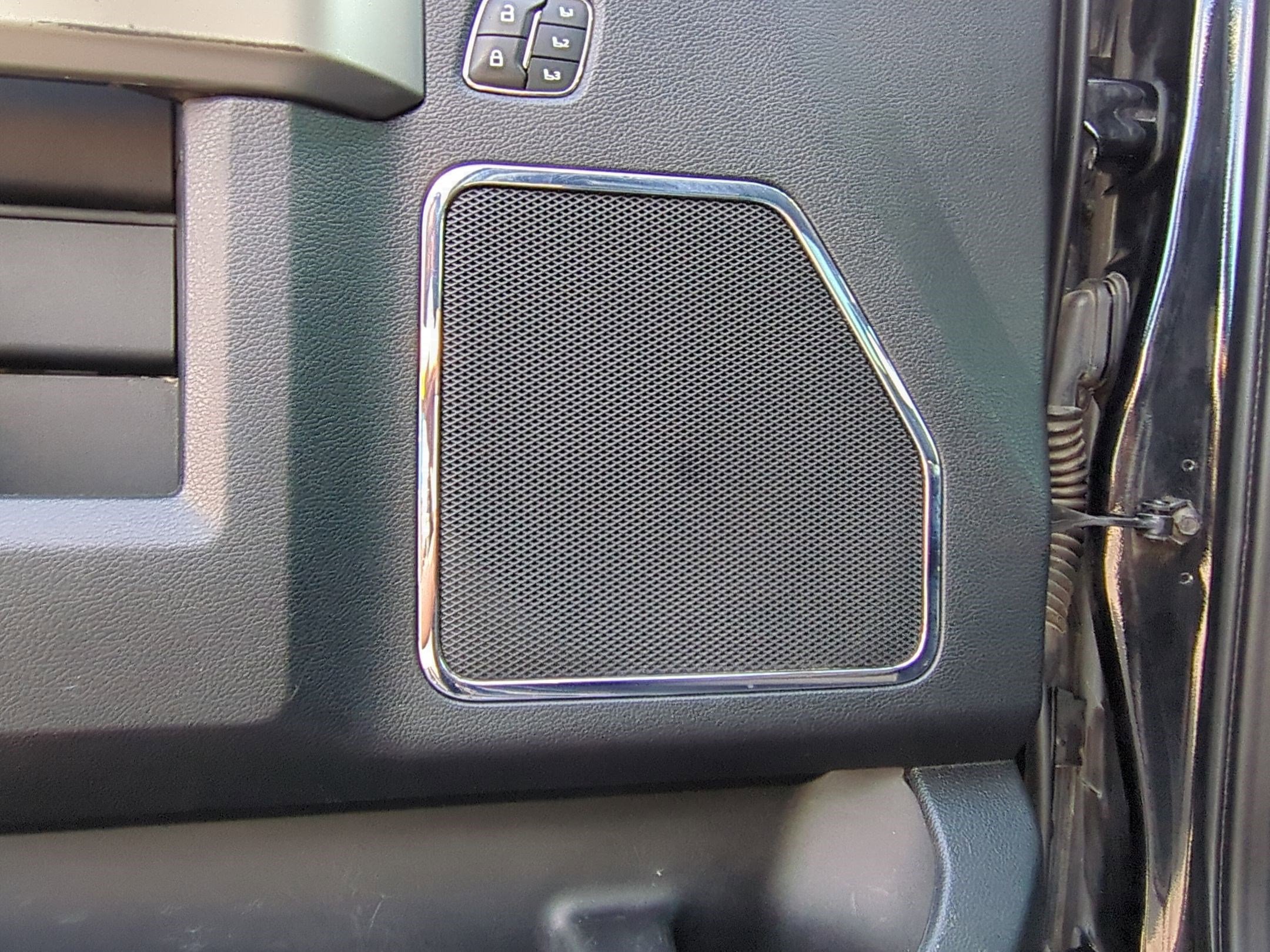 Used 2020 Ford F350 Lariat w/ Chrome Package image 15