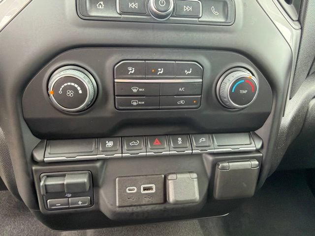 Used 2022 Chevrolet Silverado 2500 Custom w/ Custom Value Package AWD/4WD image 18