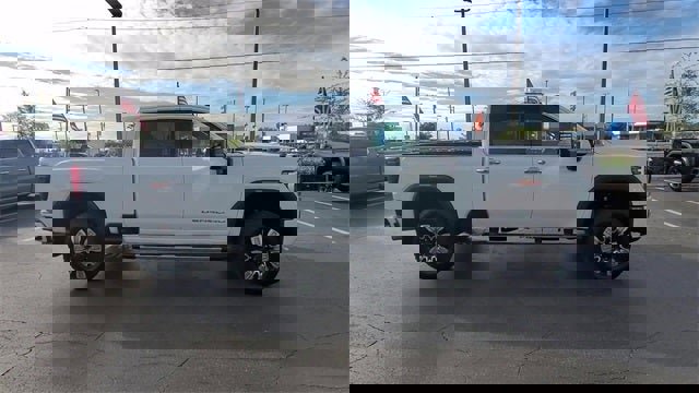 Used 2024 GMC Sierra 3500 Denali image 44