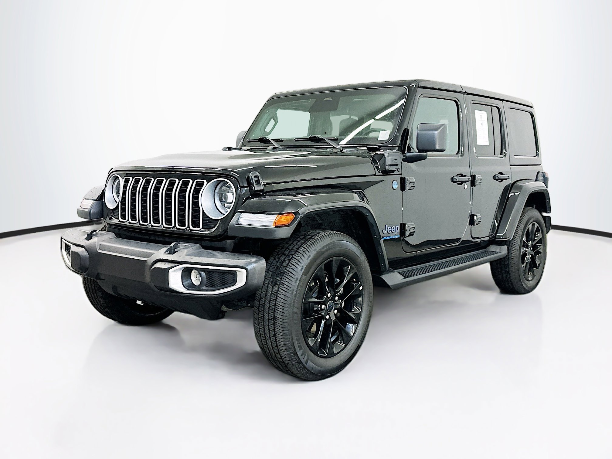 Used 2025 Jeep Wrangler Unlimited Sahara AWD/4WD image 3