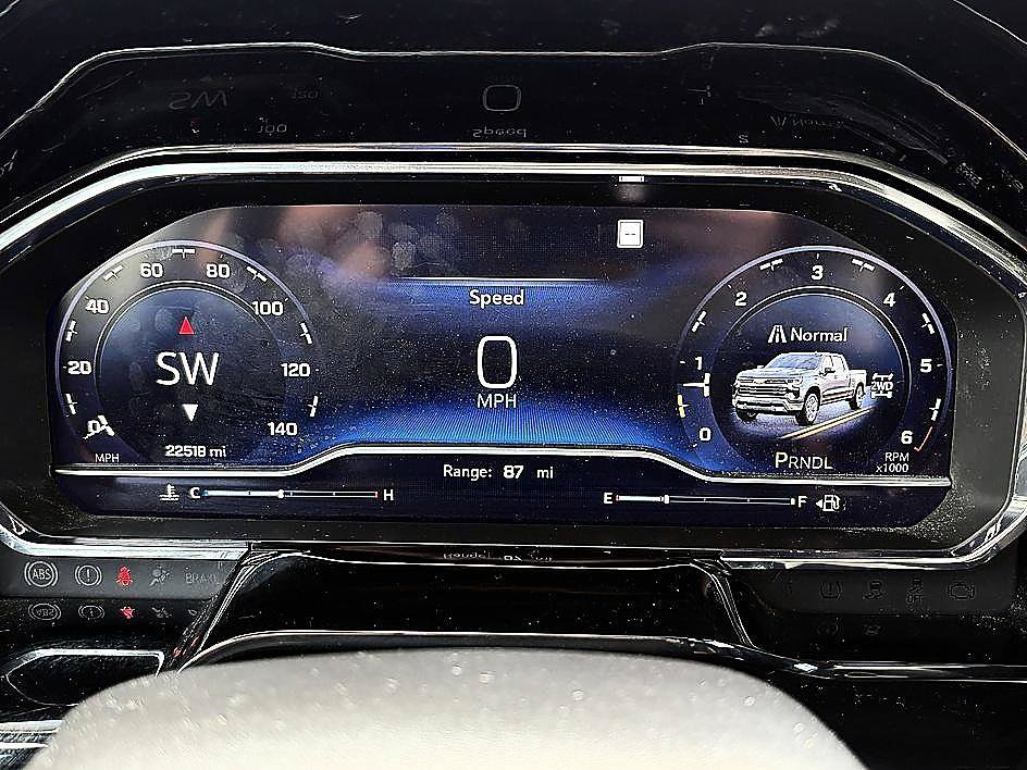Used 2023 Chevrolet Silverado 1500 LT AWD/4WD image 19