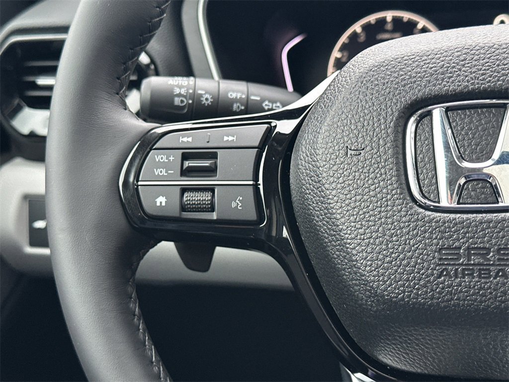 New 2025 Honda Pilot Touring image 25