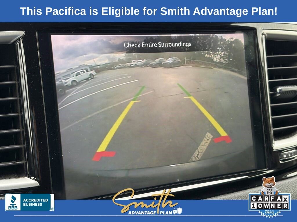 Used 2023 Chrysler Pacifica Touring-L image 16