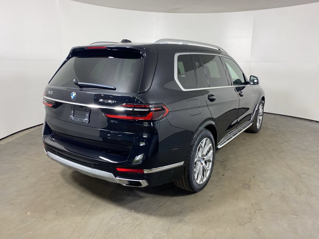 Used 2023 BMW X7 xDrive40i w/ Premium Package AWD/4WD image 5