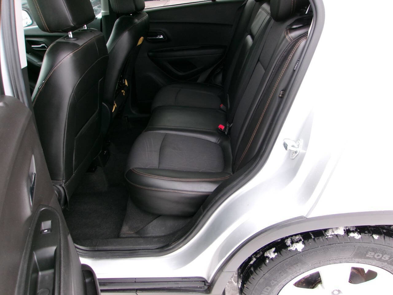 Used 2018 Chevrolet Trax LT w/ LT Convenience Package image 6