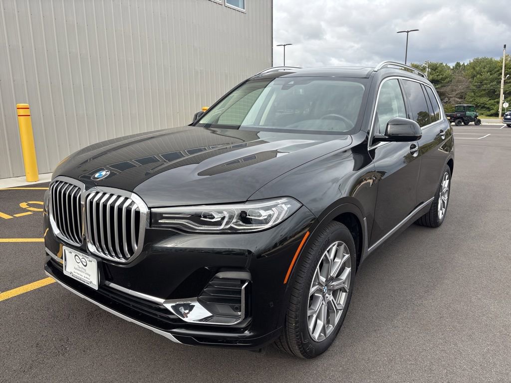 Used 2022 BMW X7 xDrive40i w/ Premium Package image 4