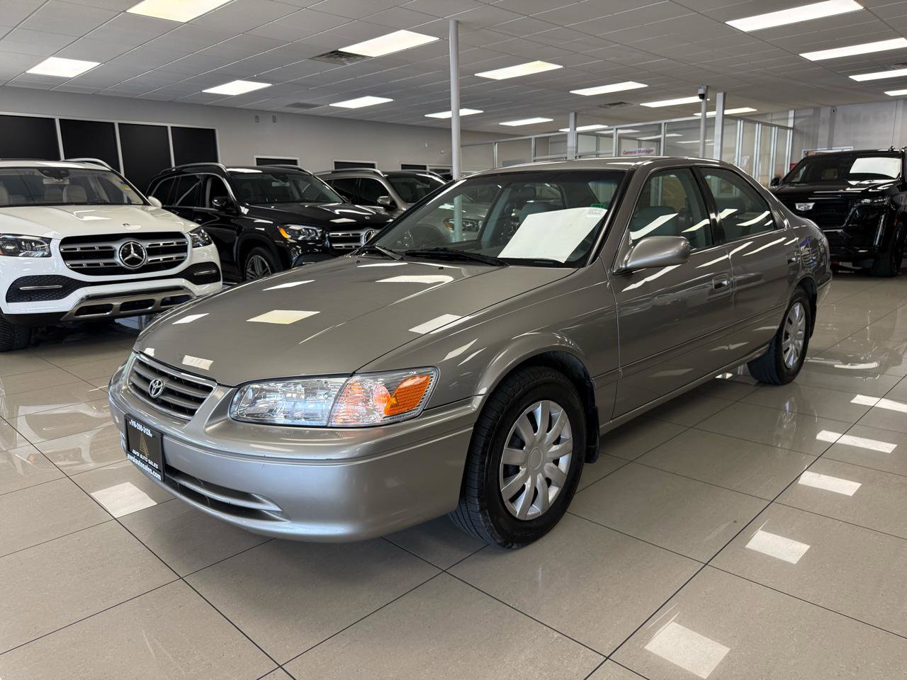 Used 2000 Toyota Camry CE FWD image 4