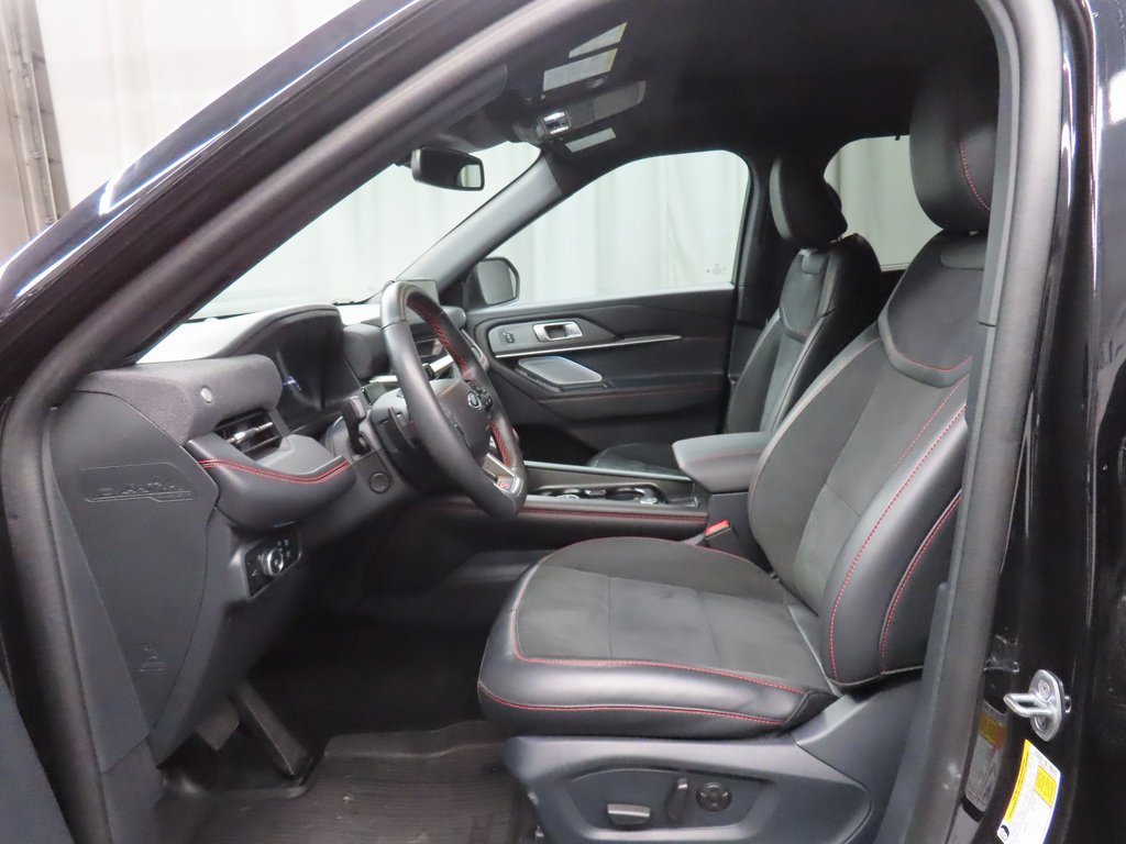 Used 2025 Ford Explorer ST image 9