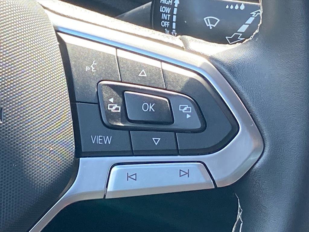 Certified 2023 Volkswagen Atlas Cross Sport SE w/ Panoramic Sunroof Package image 7