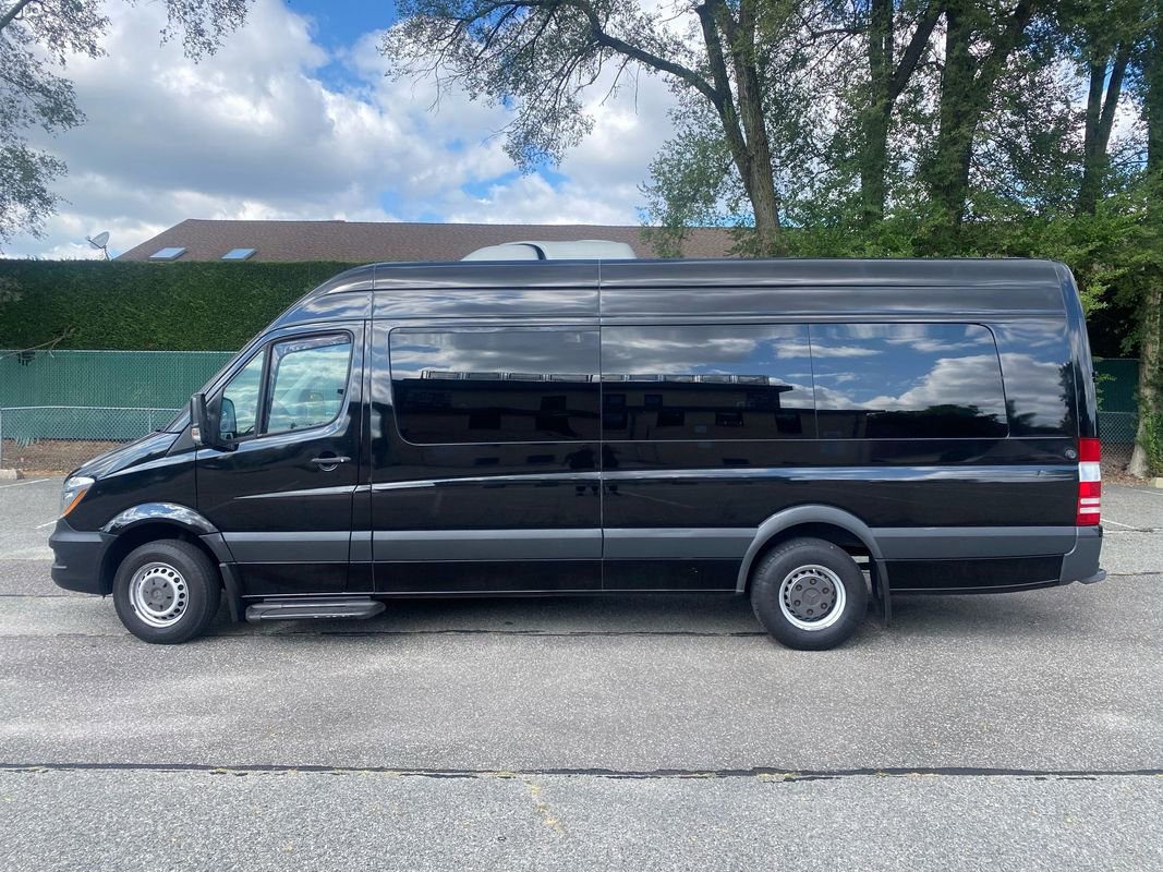 Used 2017 Mercedes-Benz Sprinter 3500 image 4