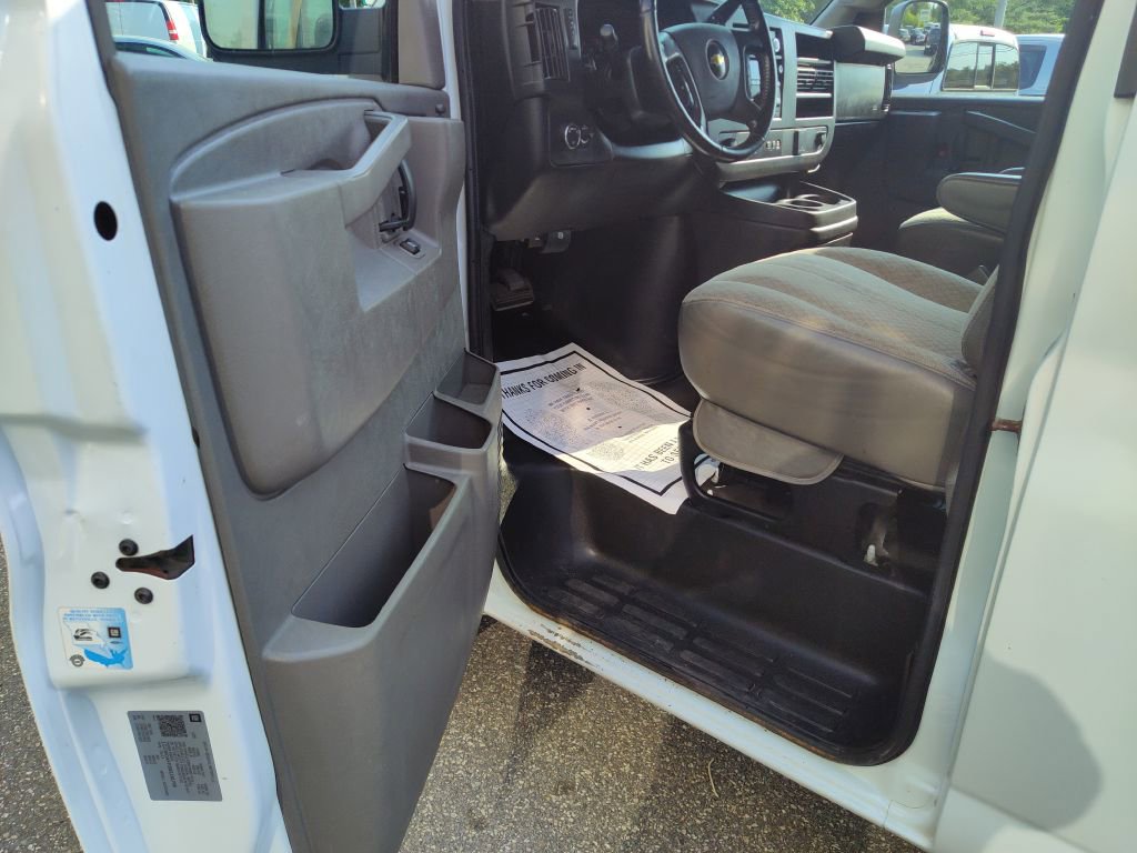 Used 2021 Chevrolet Express 2500 w/ Driver Convenience Package RWD image 12